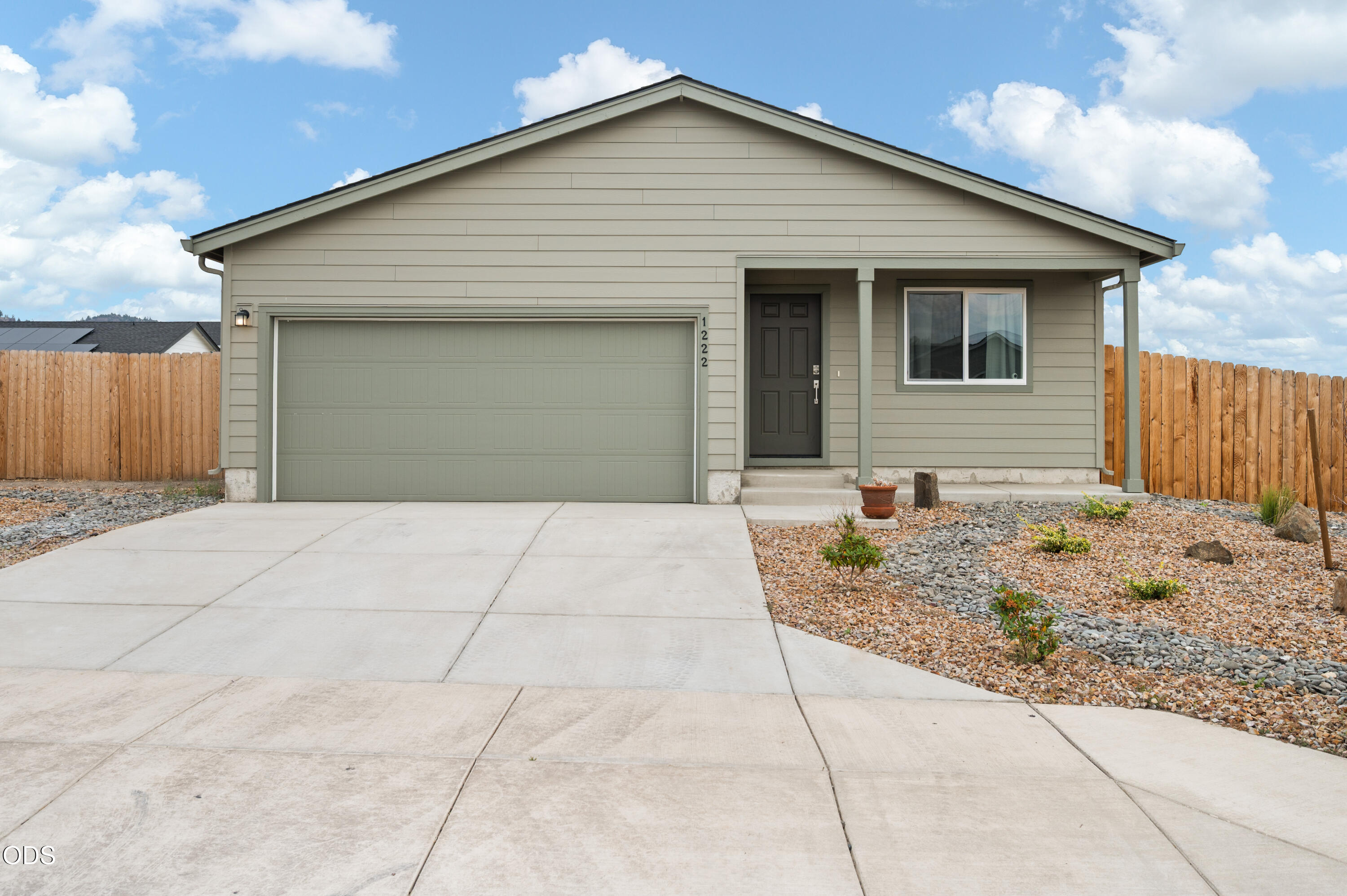 1222 NE Cobbleridge Court — photo