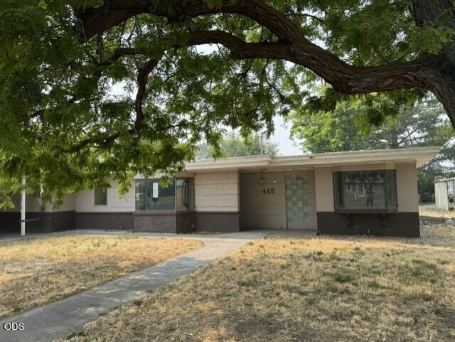 415 NW Locust Street — photo