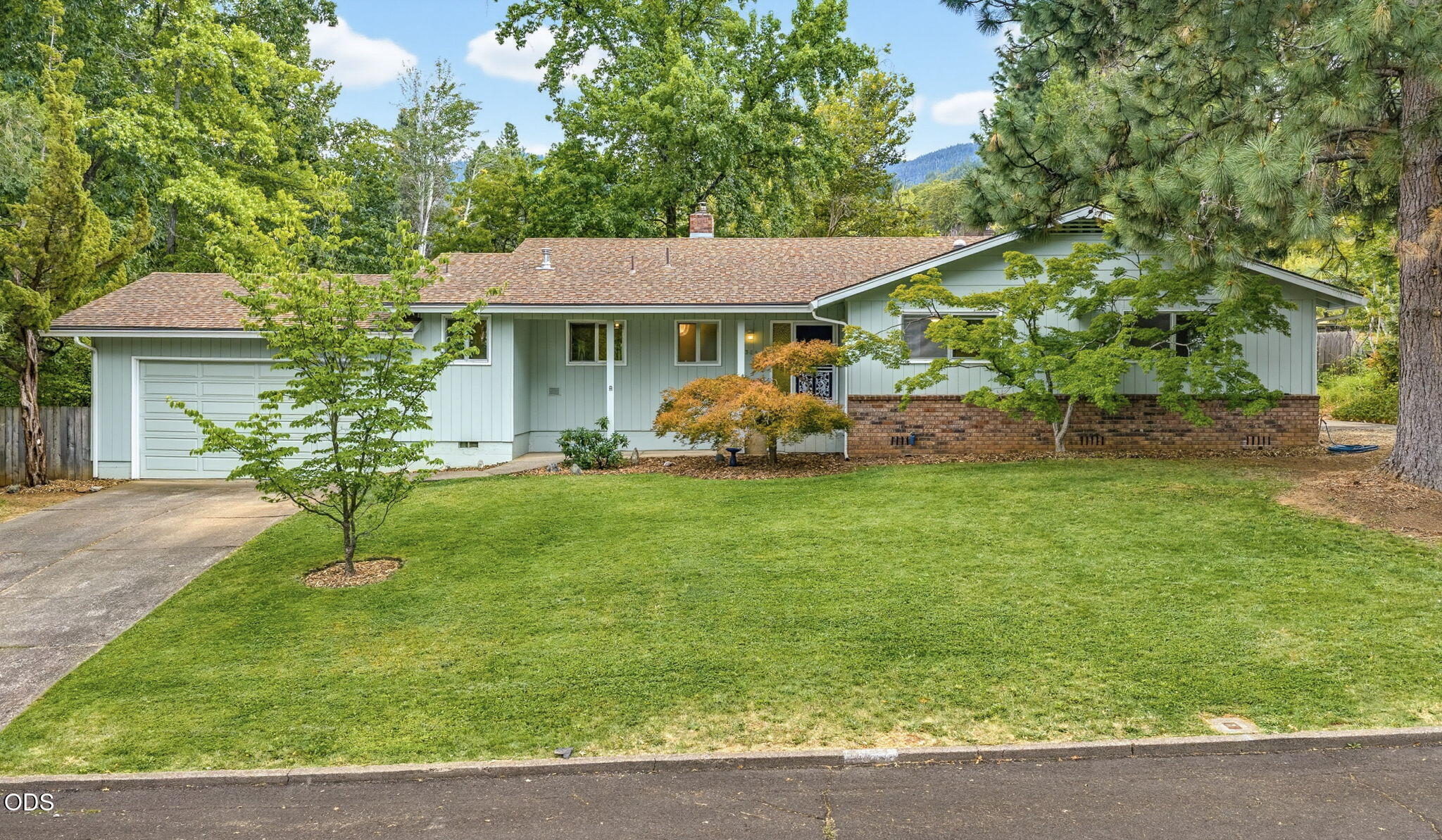 2354 Green Meadows Way — photo