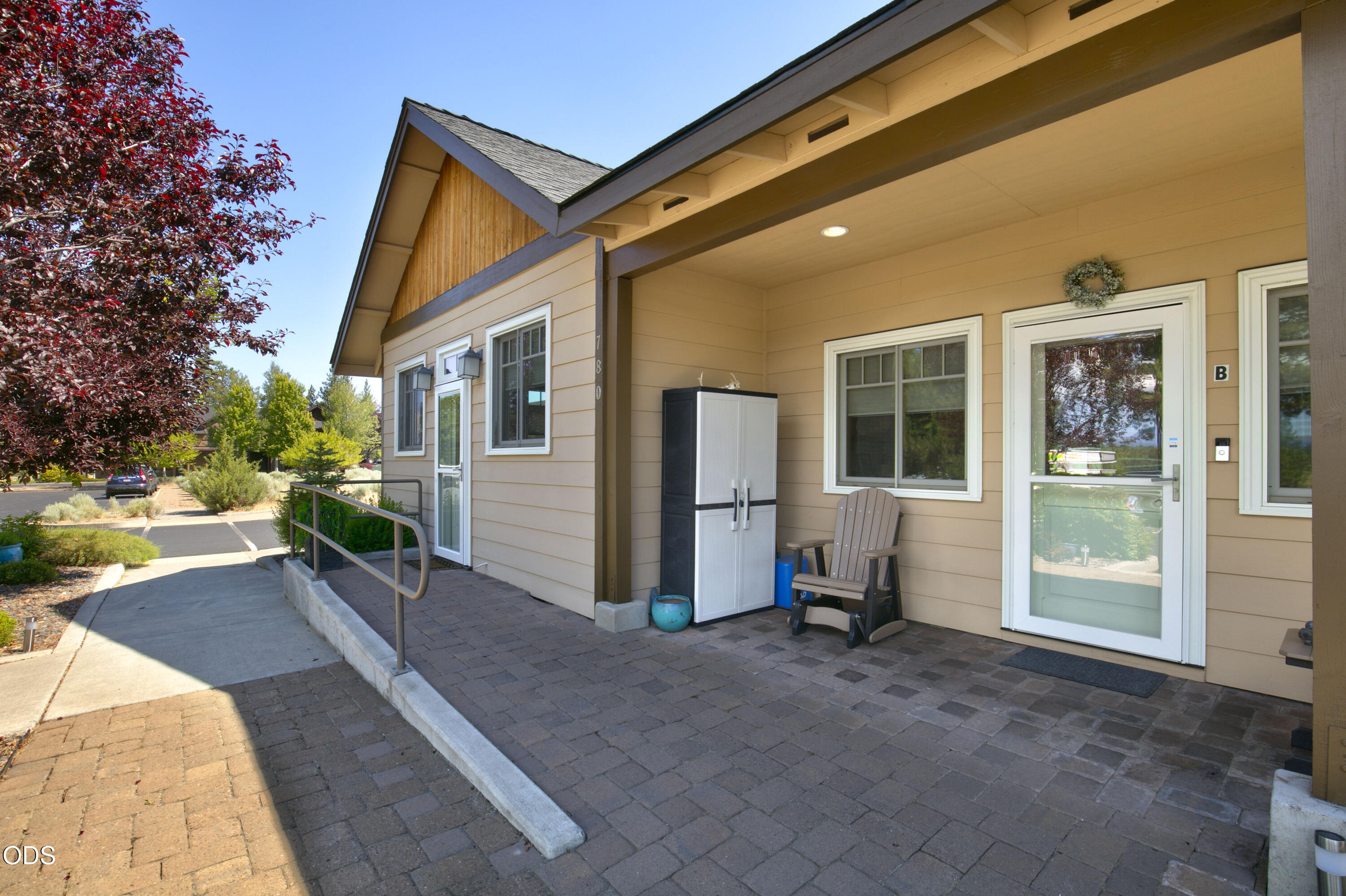 780 W View Loop, Sisters, OR 97759 — photo 3