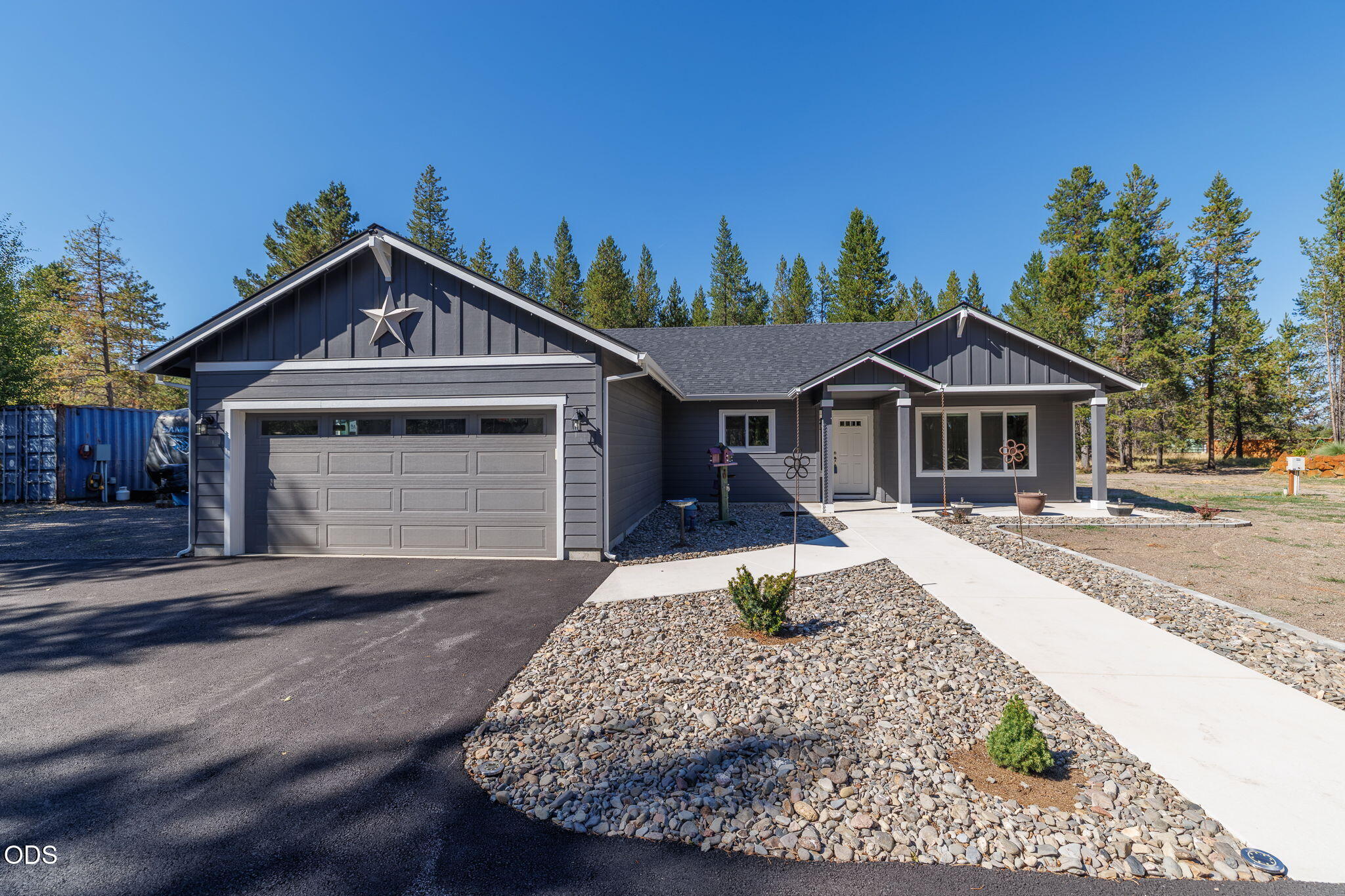 17450 Meadow Way — photo