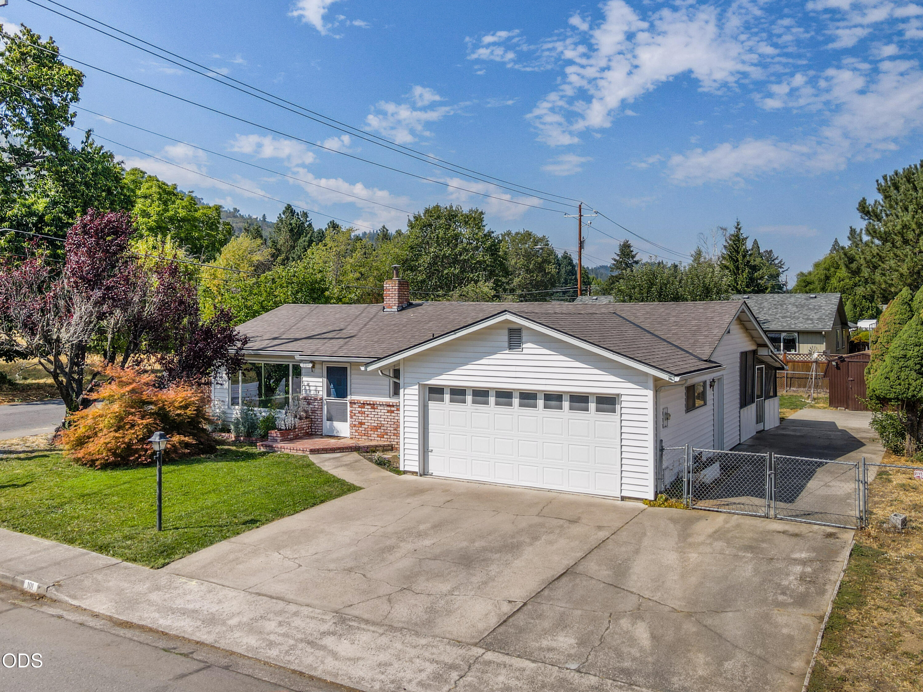 101 Hickory Drive — photo