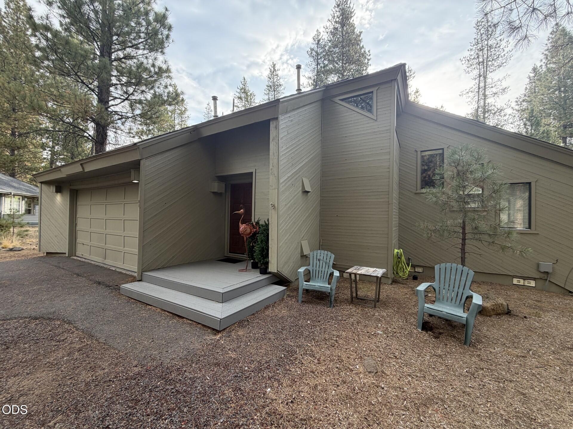 57384 Acacia Lane — photo