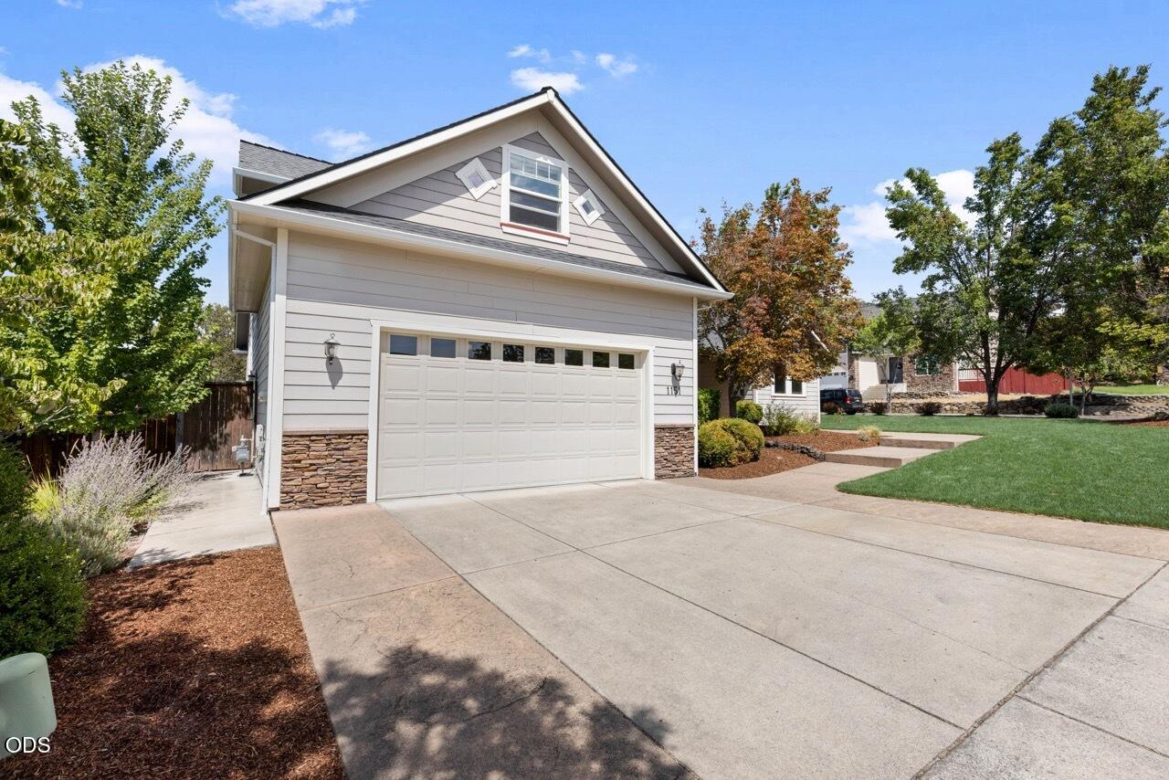 1151 Arrowhead Trail, Eagle Point, OR 97524 — photo 3