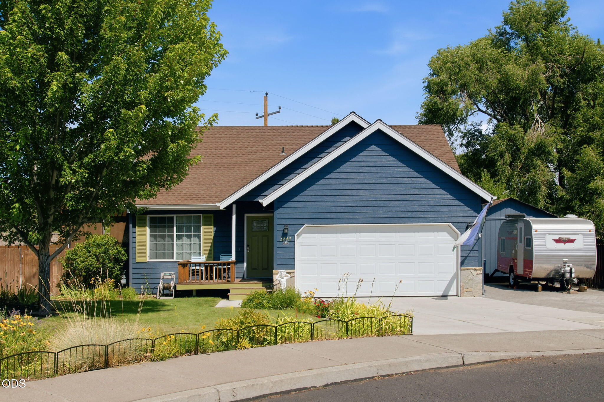 3242 NE Woodbury Court — photo