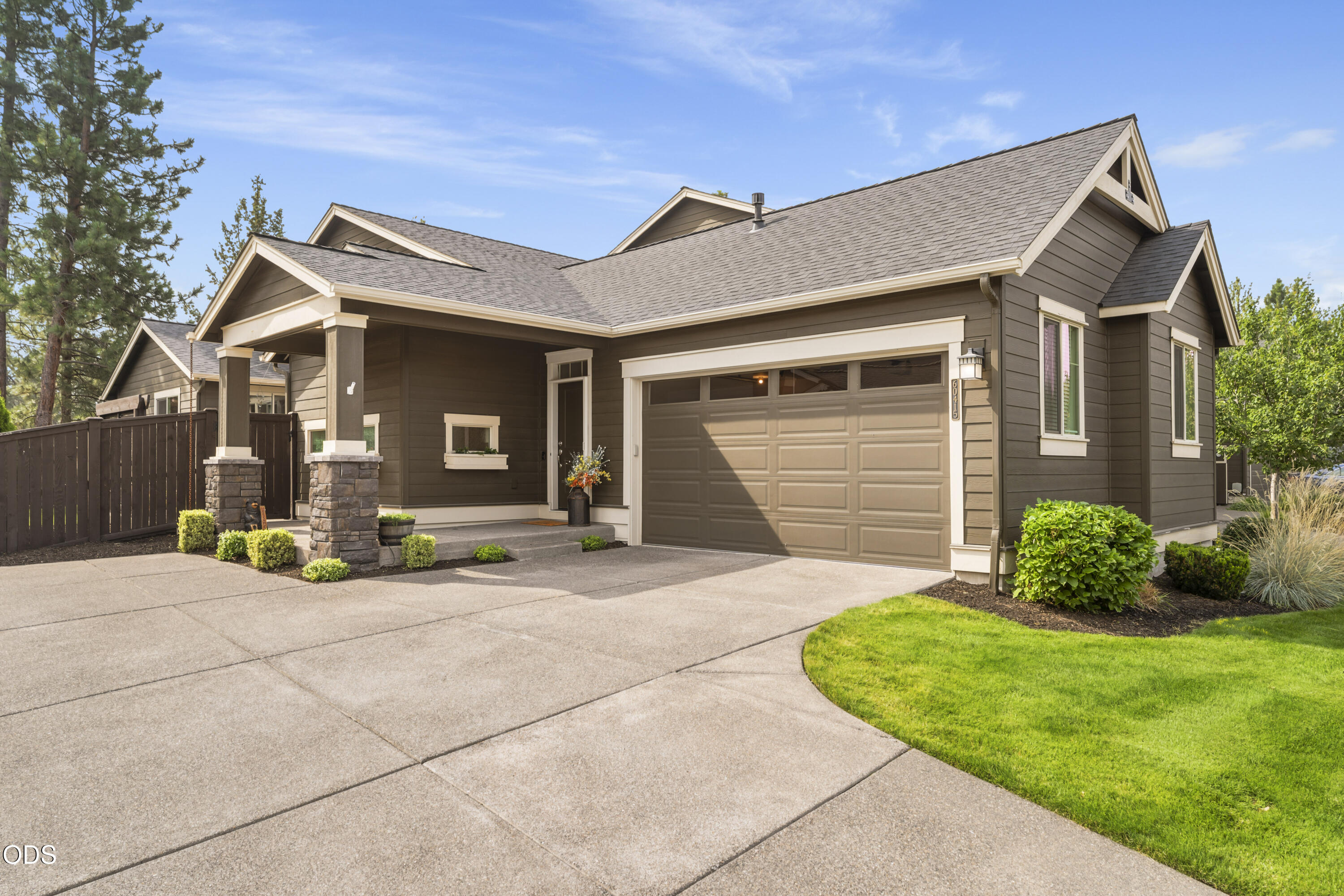 60415 Hedgewood Lane — photo