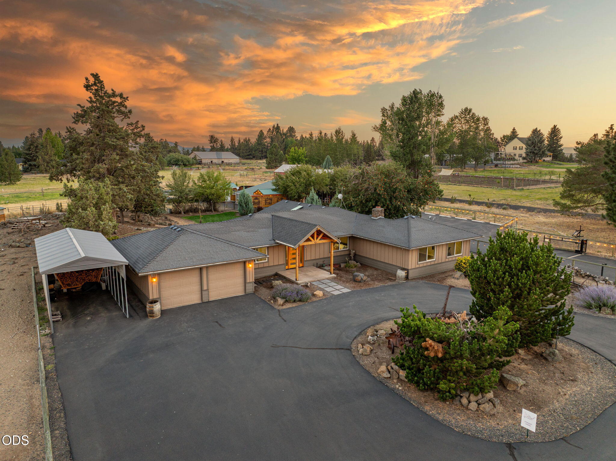 21785 Coyote Drive — photo