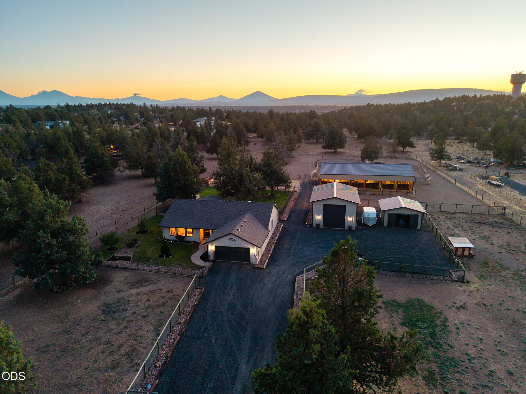 13714 SW Chipmunk Road — photo