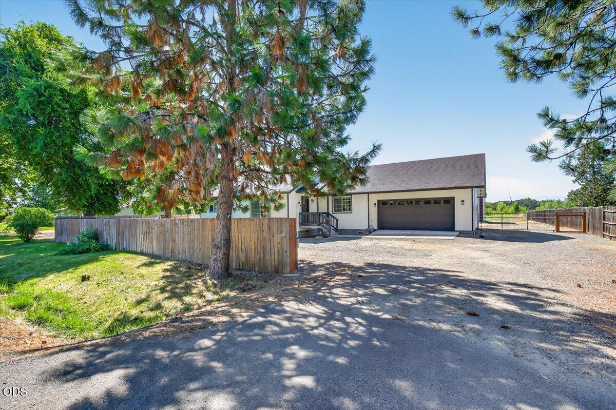 176 E Gregory Road — photo