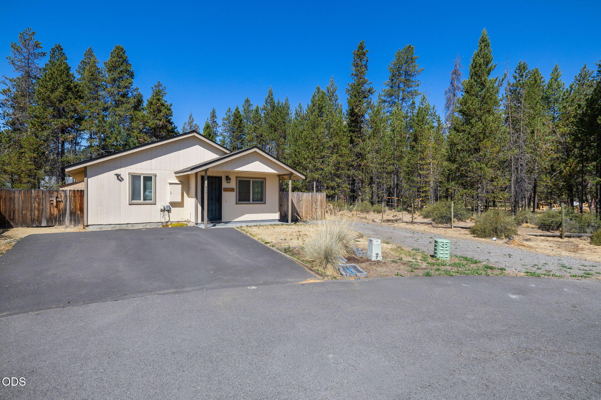 52471 Medill Court — photo