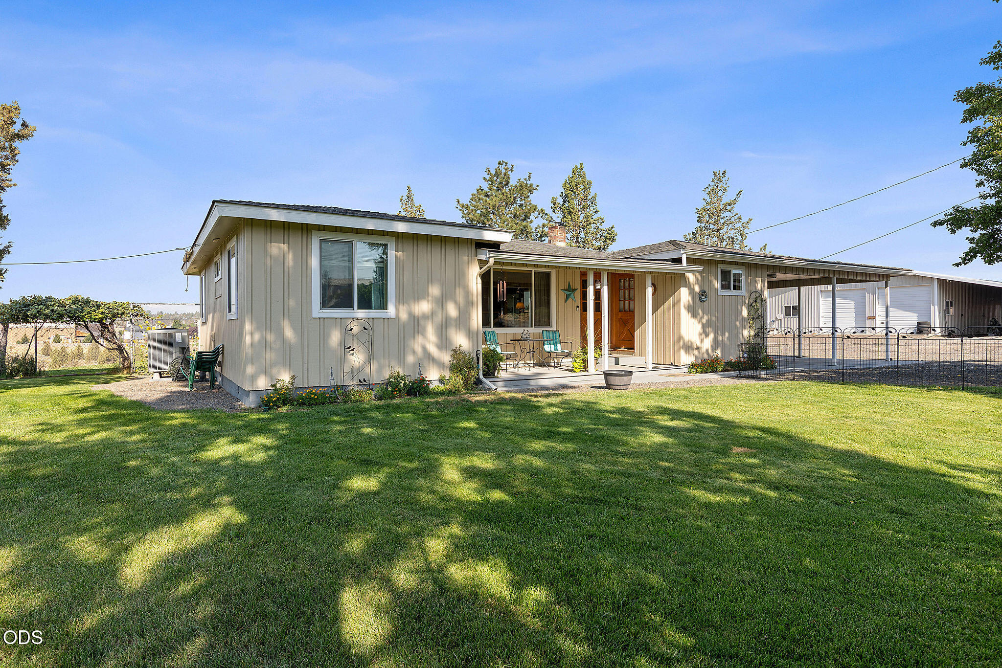 1604 S Adams Drive — photo