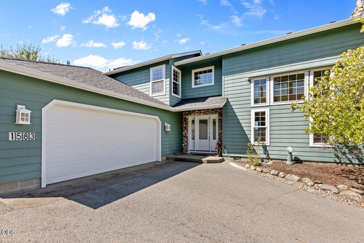 1583 Panoramic Loop, Grants Pass, OR 97527 — photo 2