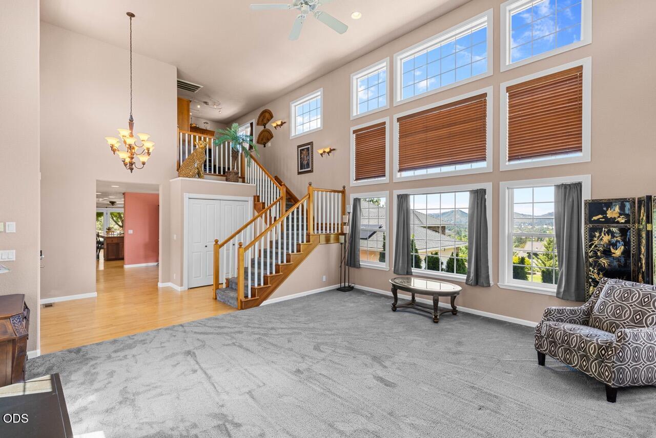 1583 Panoramic Loop, Grants Pass, OR 97527 — photo 3