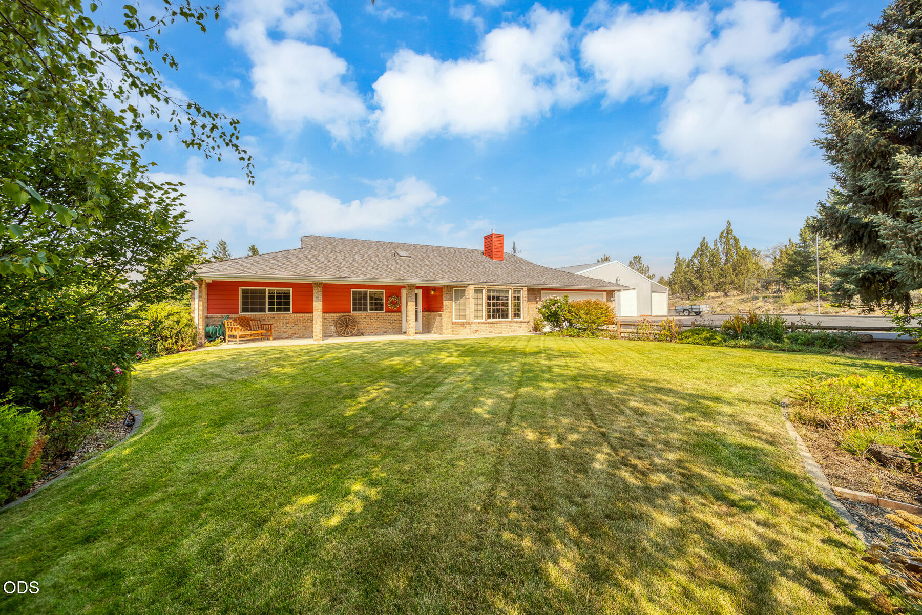 200 SE Crestview Lane — photo