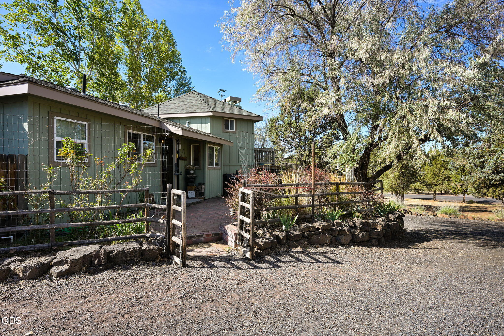 8867 SW Shad Road — photo