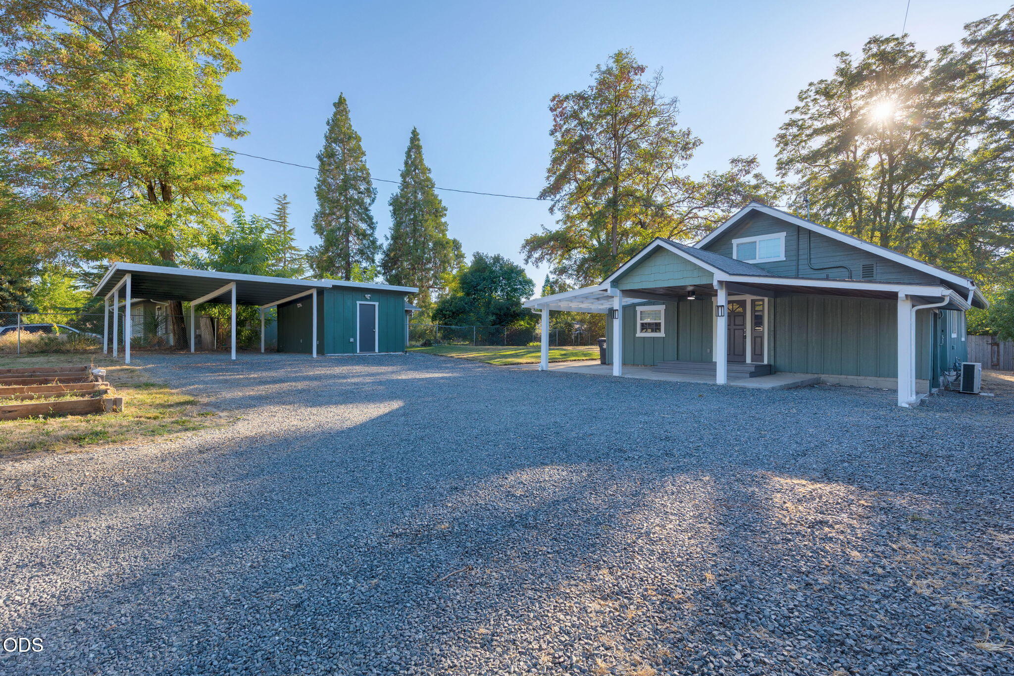 1102 SW Oak Street — photo