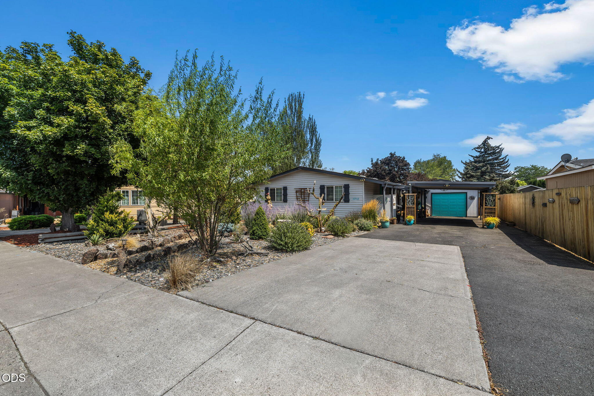 1712 NW Elm Court — photo