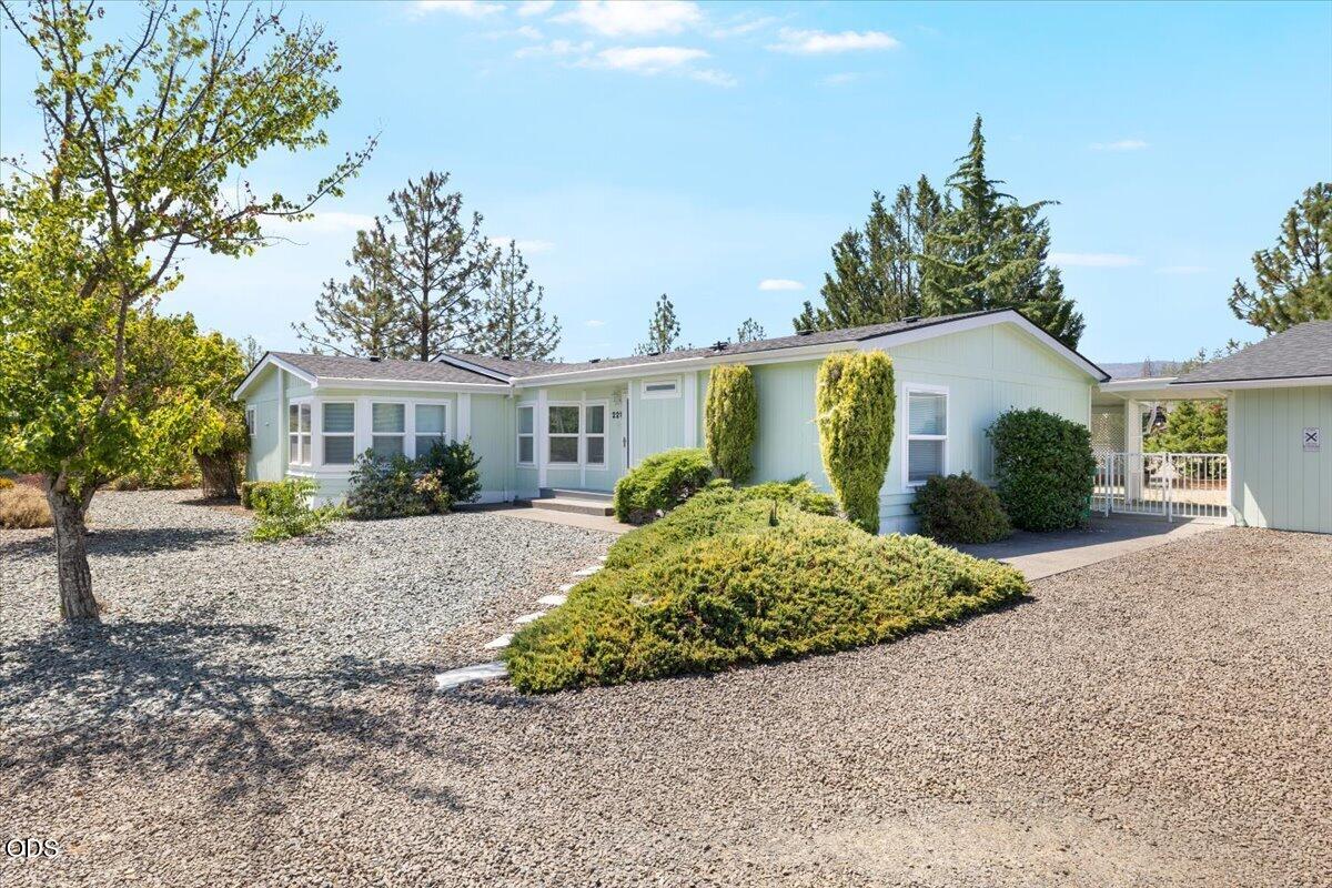 221 Deer Park Lane — photo