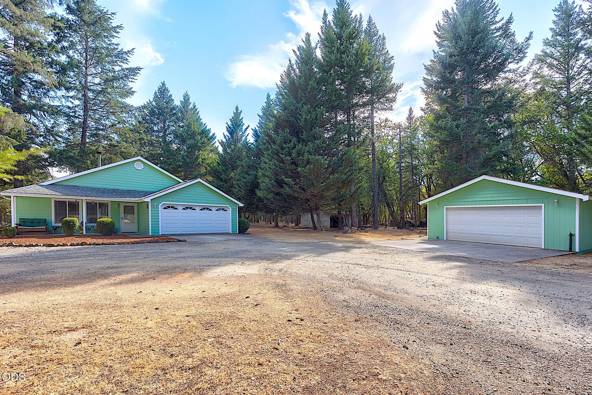 725 Williamson Loop, Grants Pass, OR 97526 — photo 2