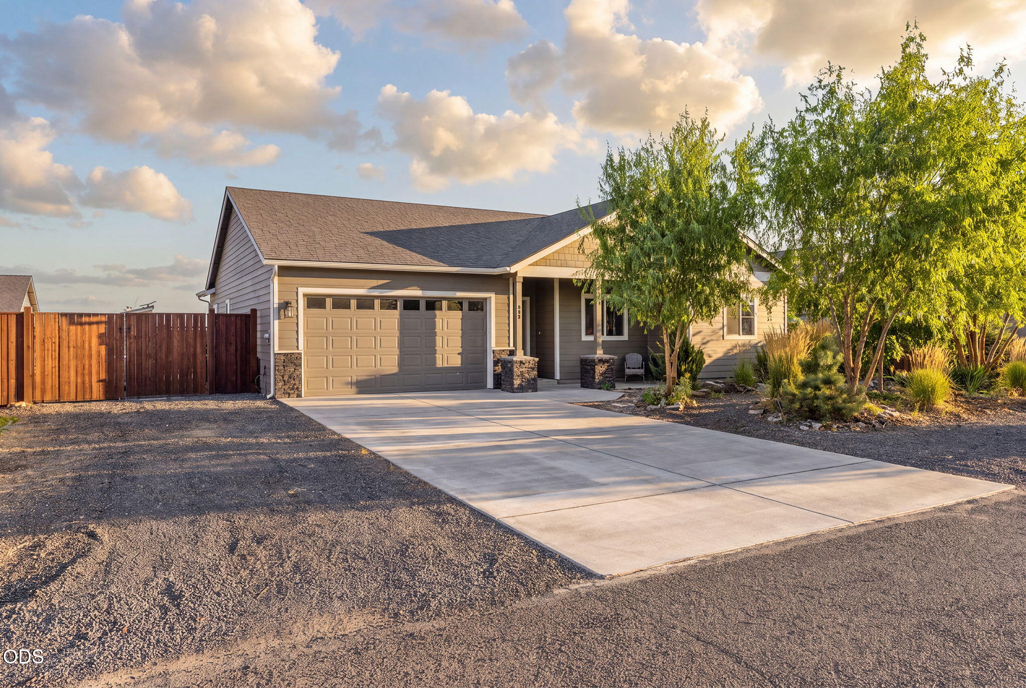 550 Mountain Ridge Drive — photo
