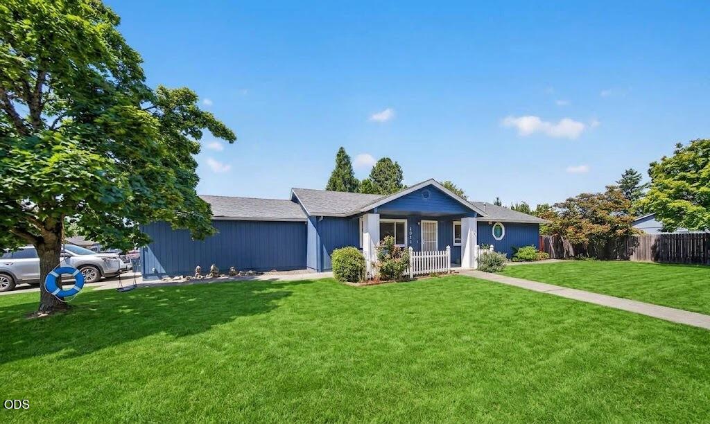 1011 Coachman Drive — photo