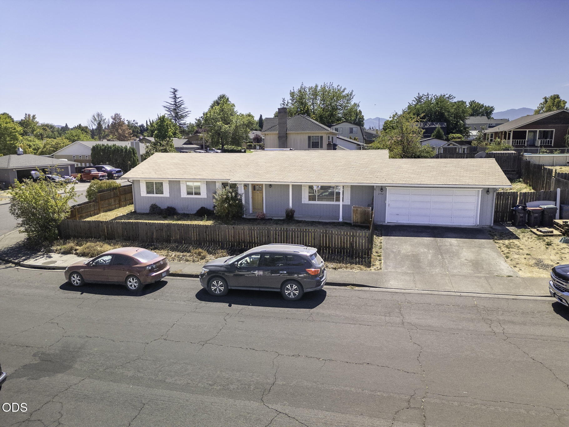 2552 Brookside Drive — photo