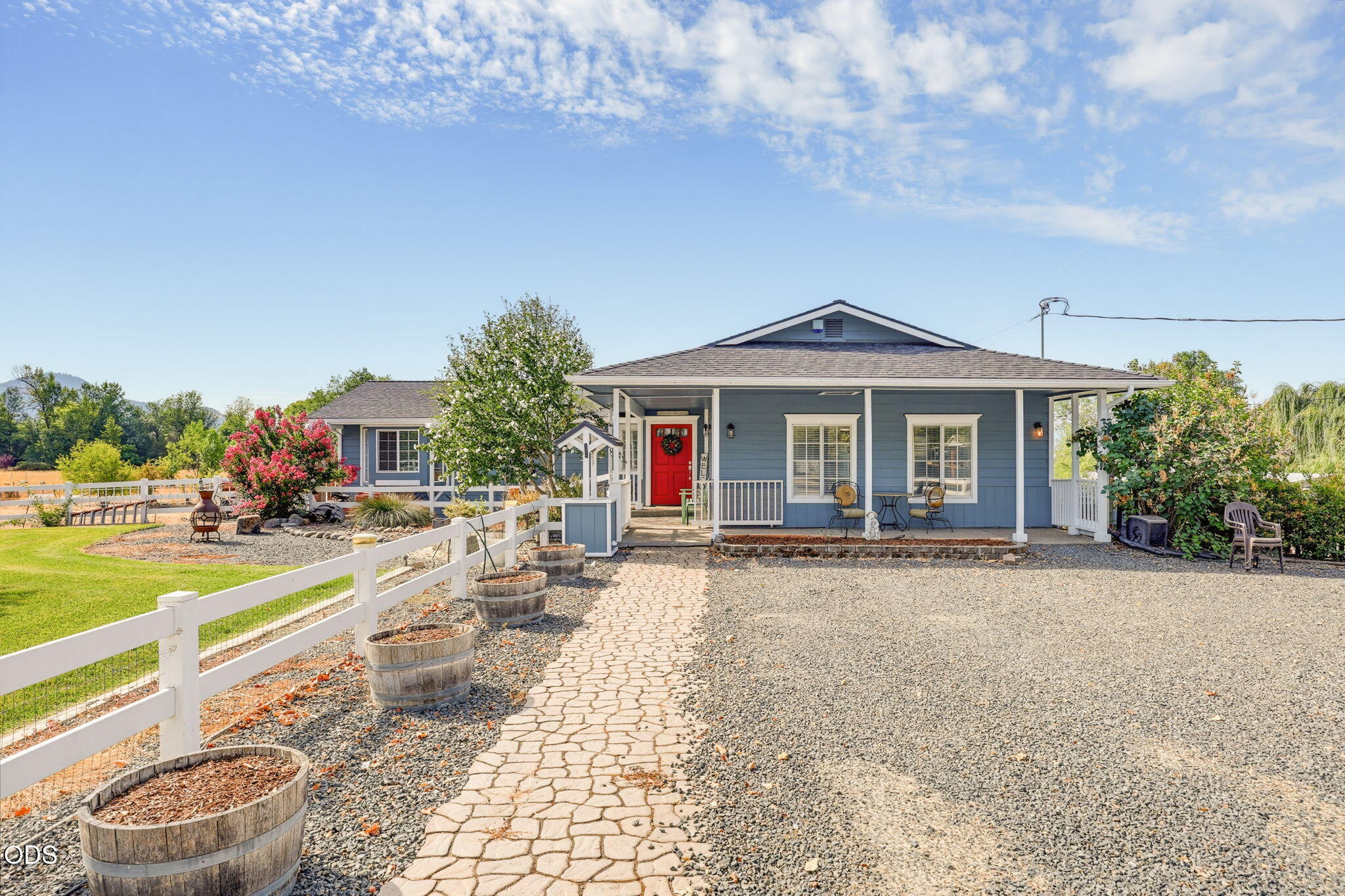 2252 Fowler Lane — photo