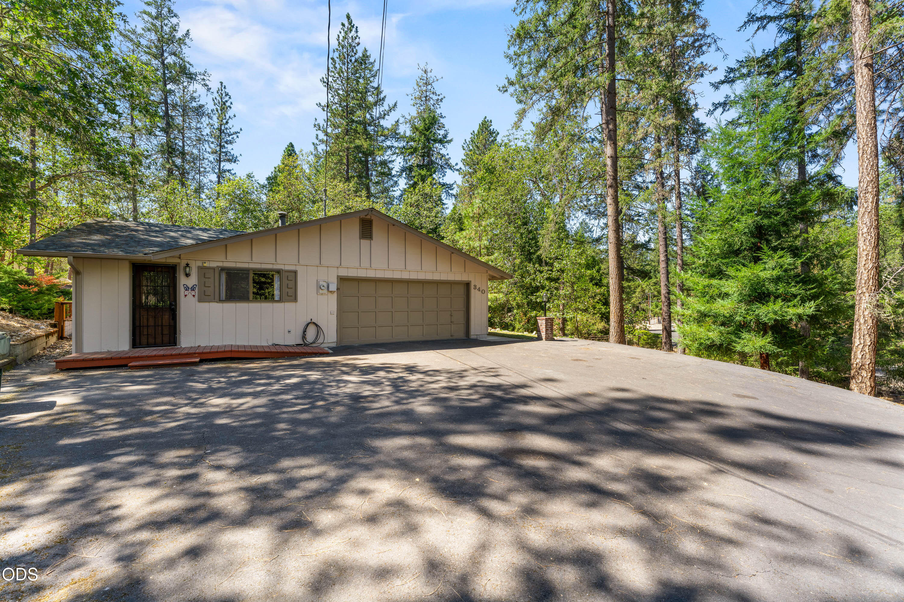 340 Dawn Allan Drive — photo