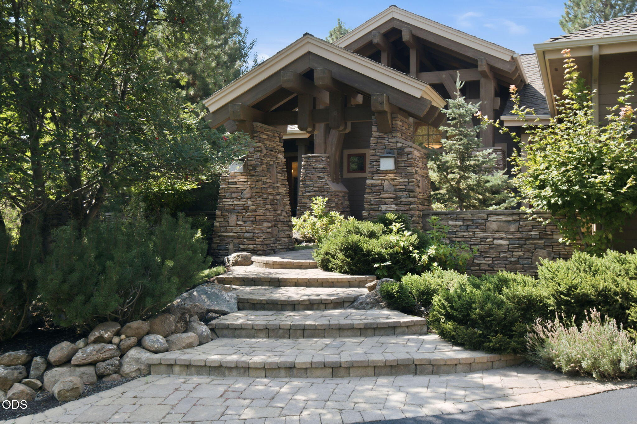 17094 Lady Caroline Drive — photo