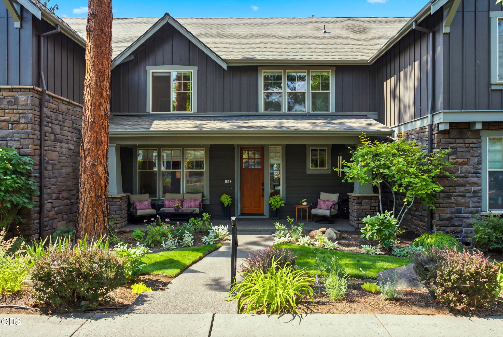 1683 NW Lewis Street — photo