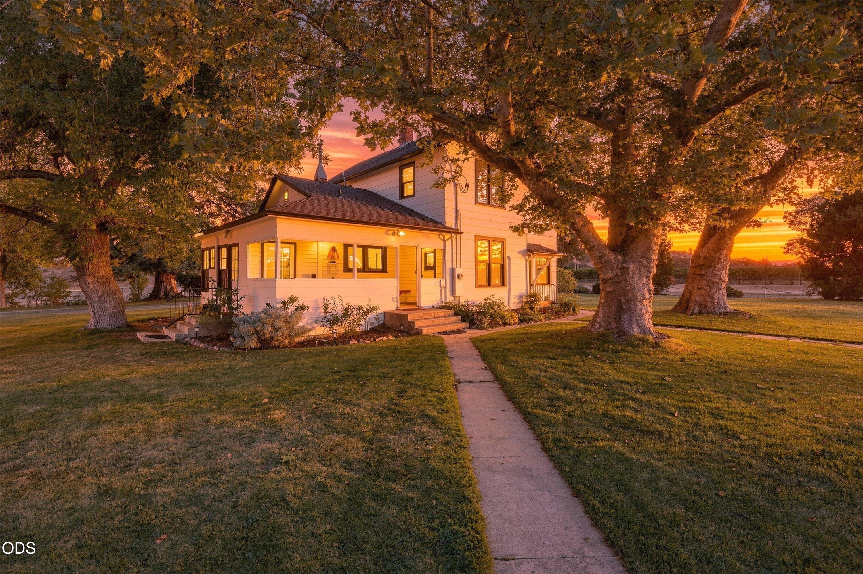 1098 Nick Young Road — photo