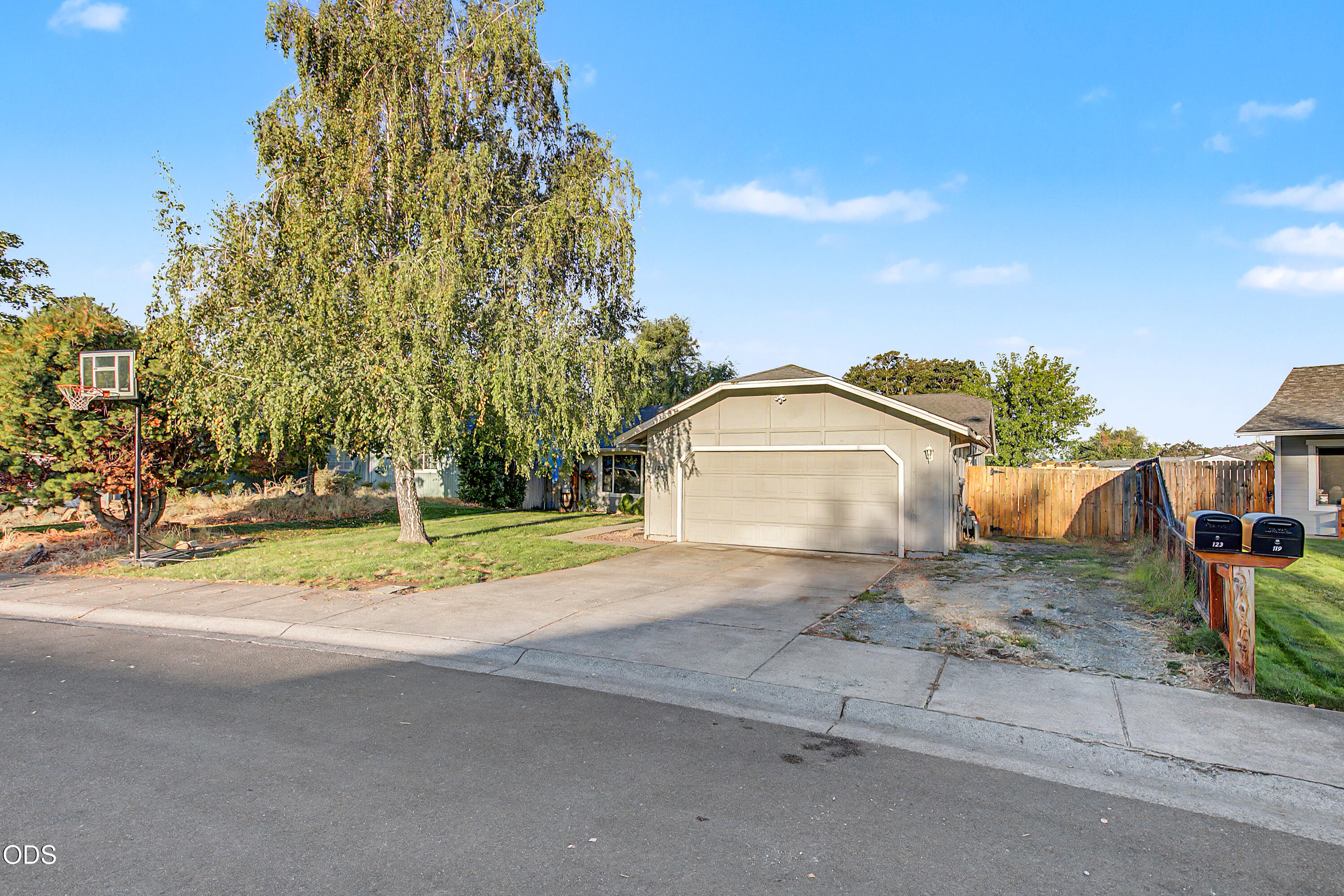 123 Eagle View Drive, Eagle Point, OR 97524 — photo 2