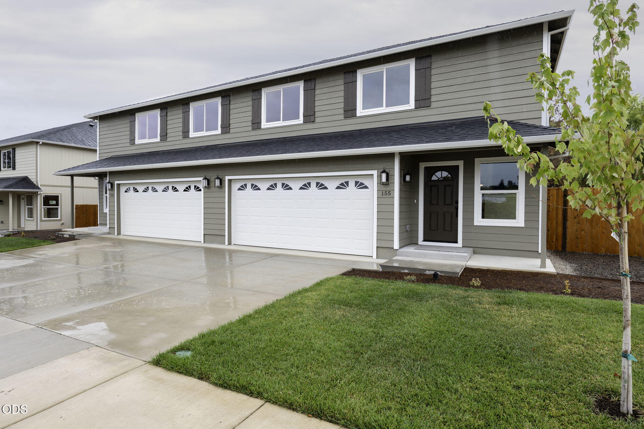 155 SE Champagne Court — photo