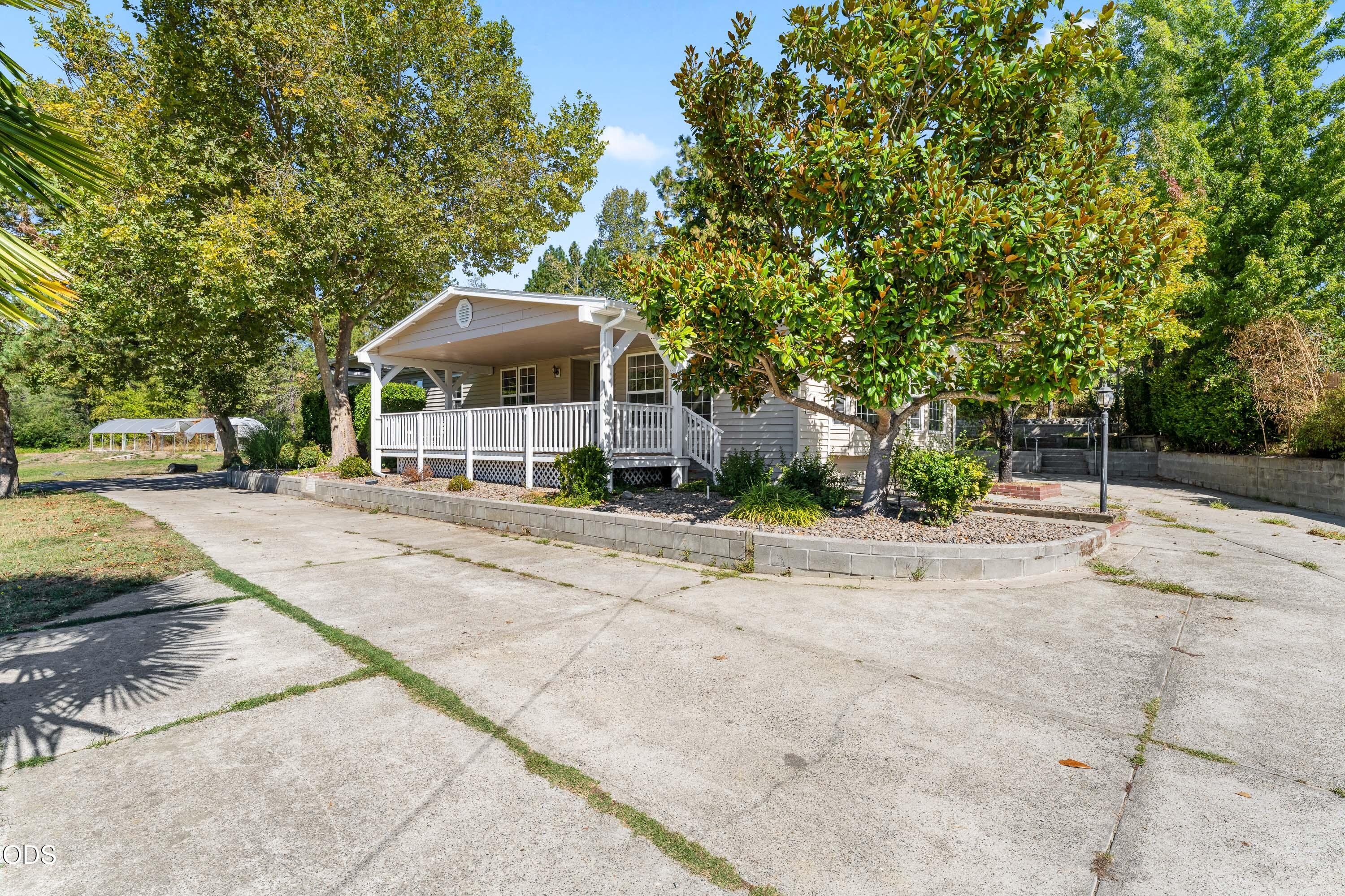5550 Demaray Drive — photo