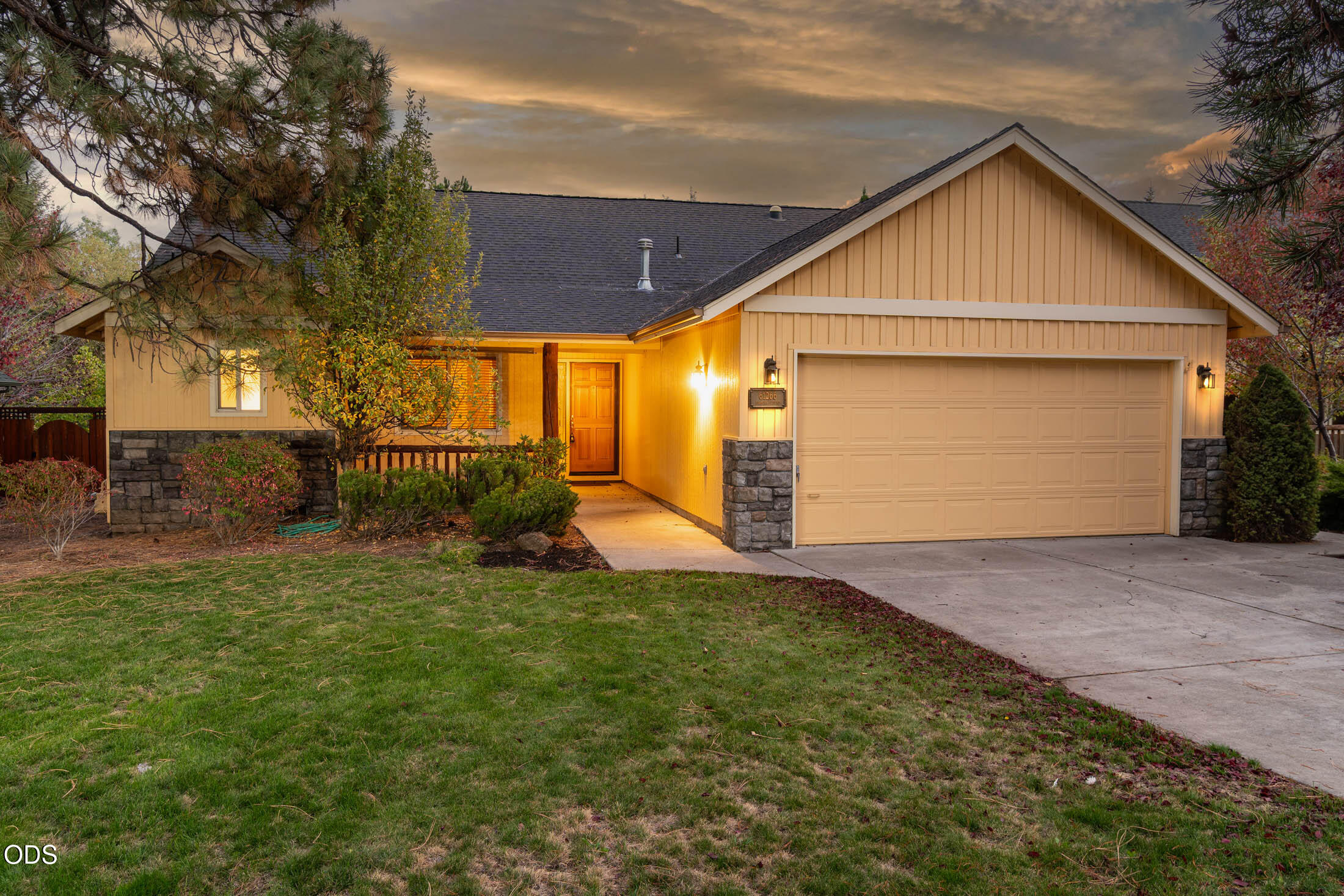 61266 Bighorn Court — photo