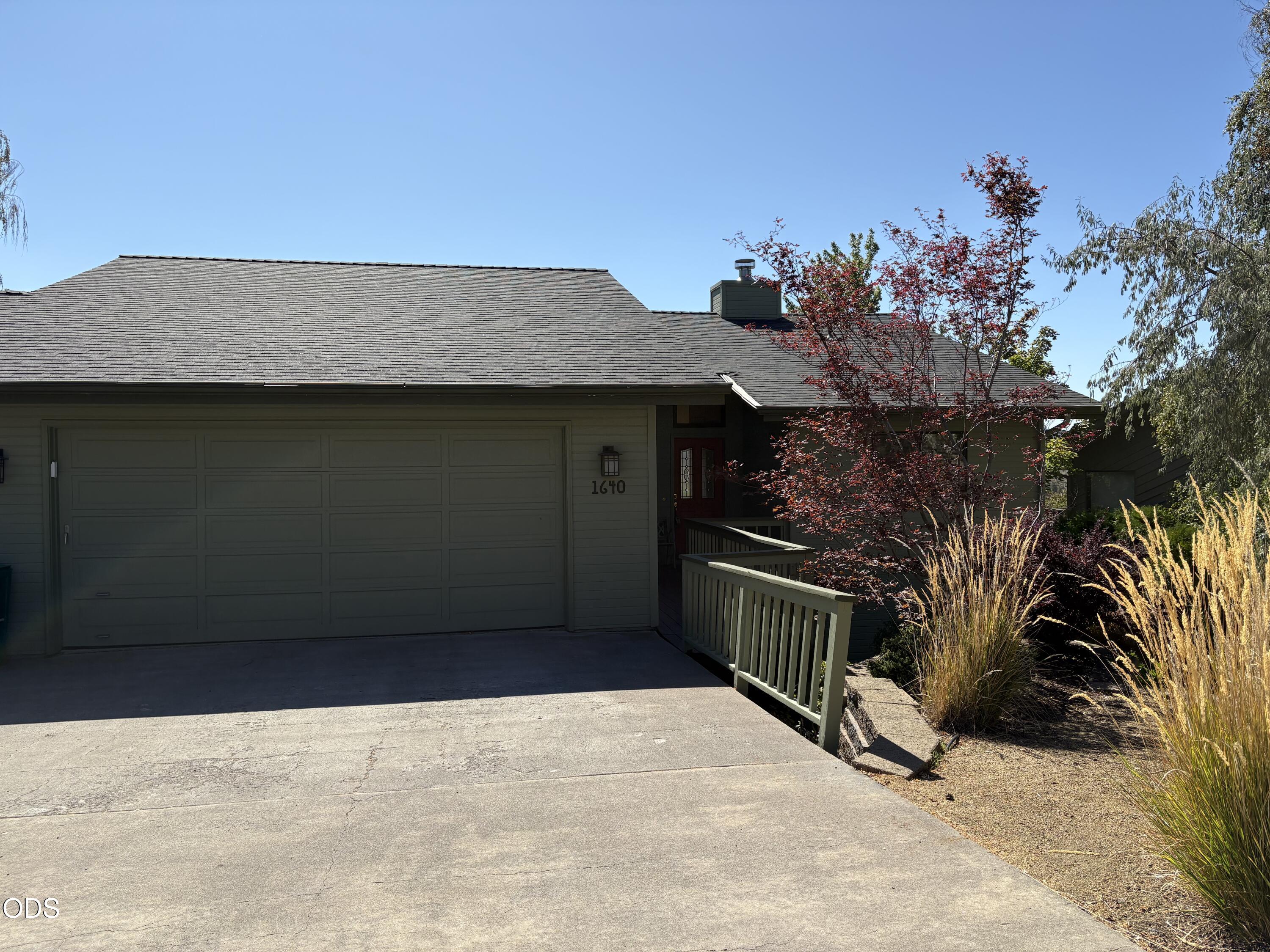 1640 Ridgecrest Drive — photo