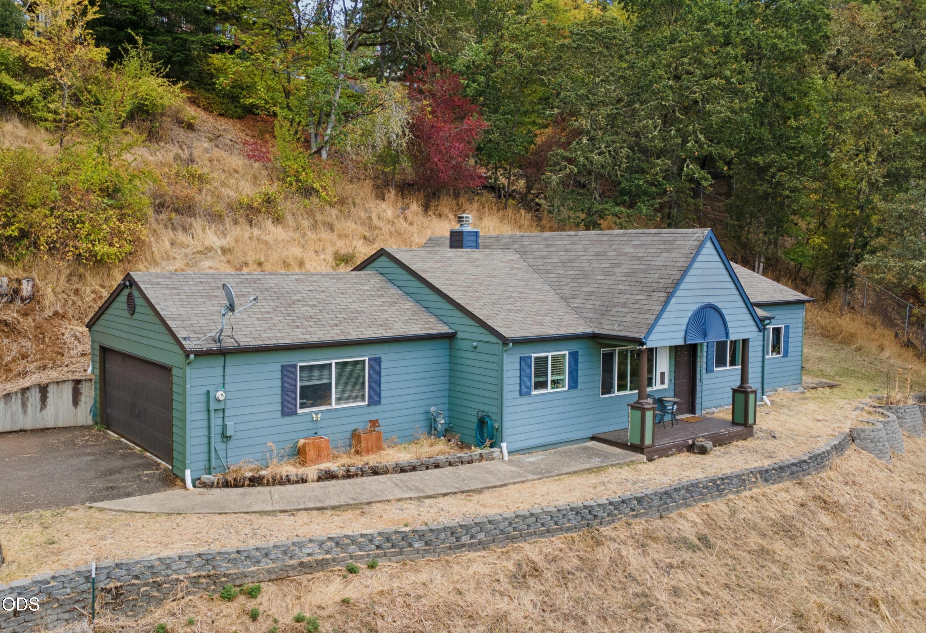 1396 SE Laurel Court — photo