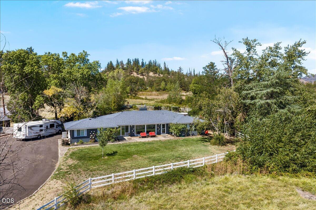 120 Hammel Road, Eagle Point, OR 97524 — photo 2