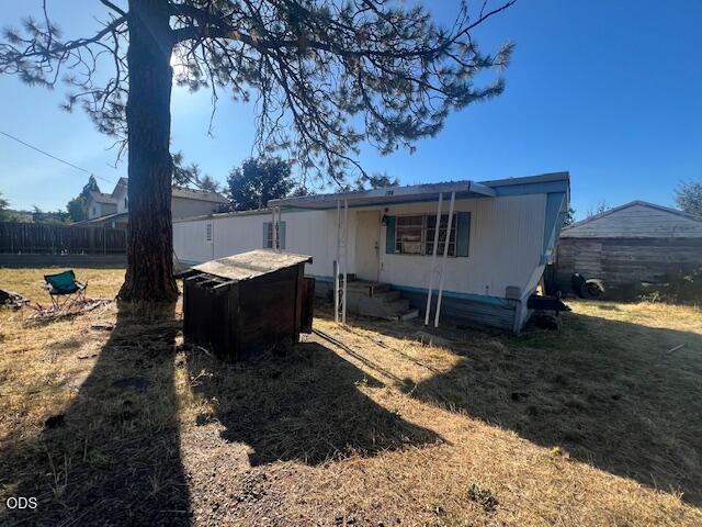 705 W Linn Road — photo