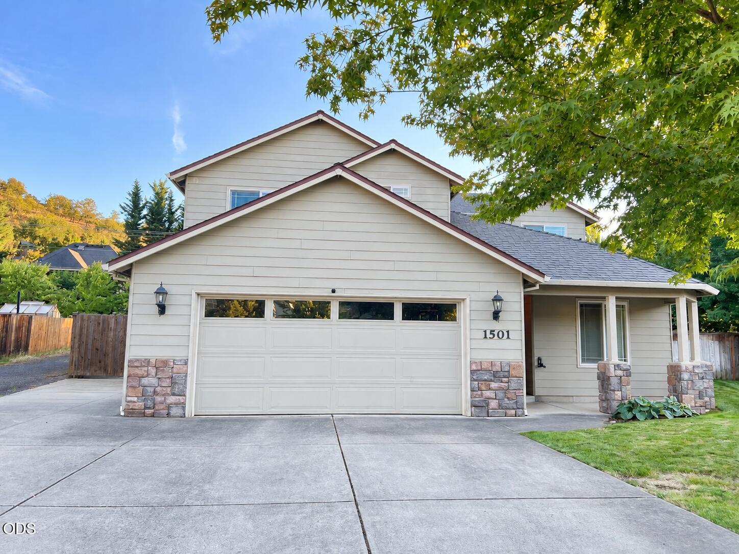 1501 Summitridge Circle — photo