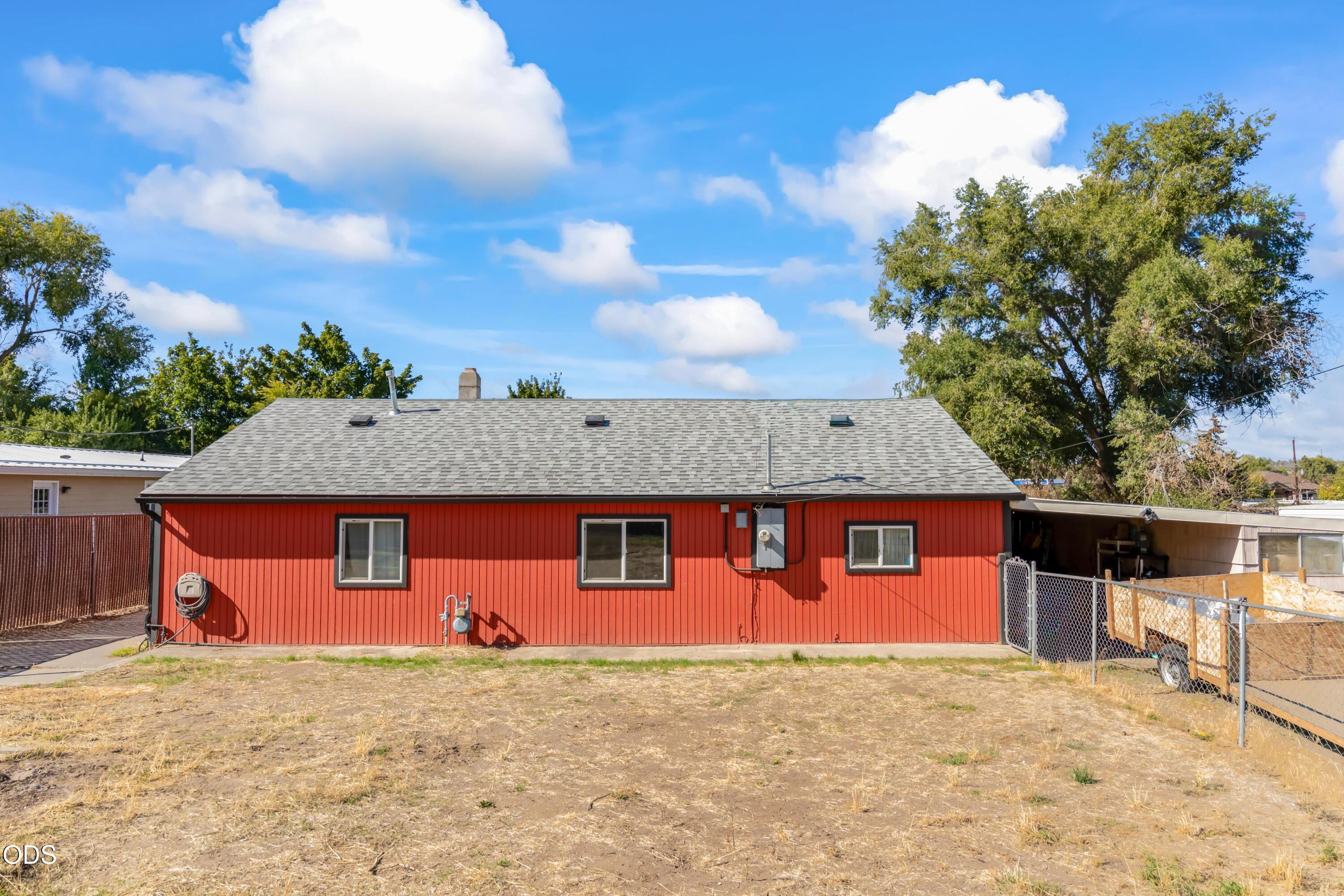 1211 SW Adrian Street — photo