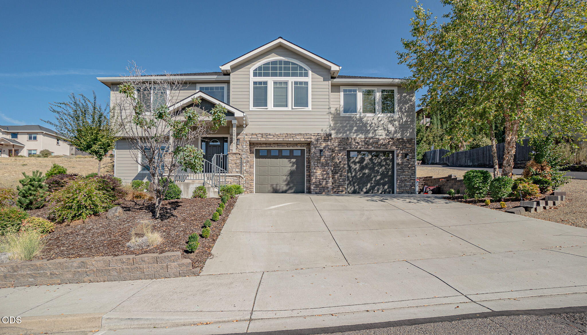 2454 Herrington Way — photo