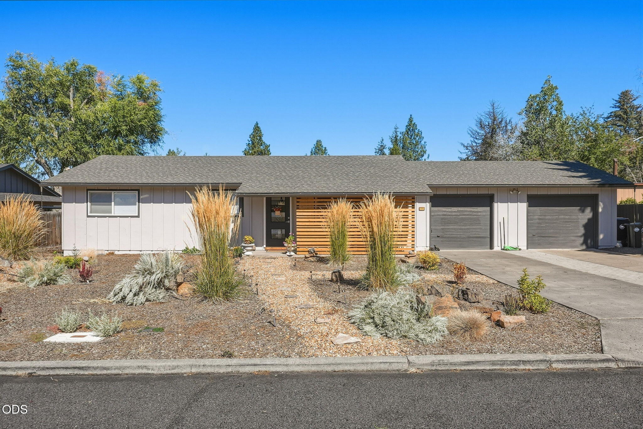 1648 NE Pheasant Lane — photo
