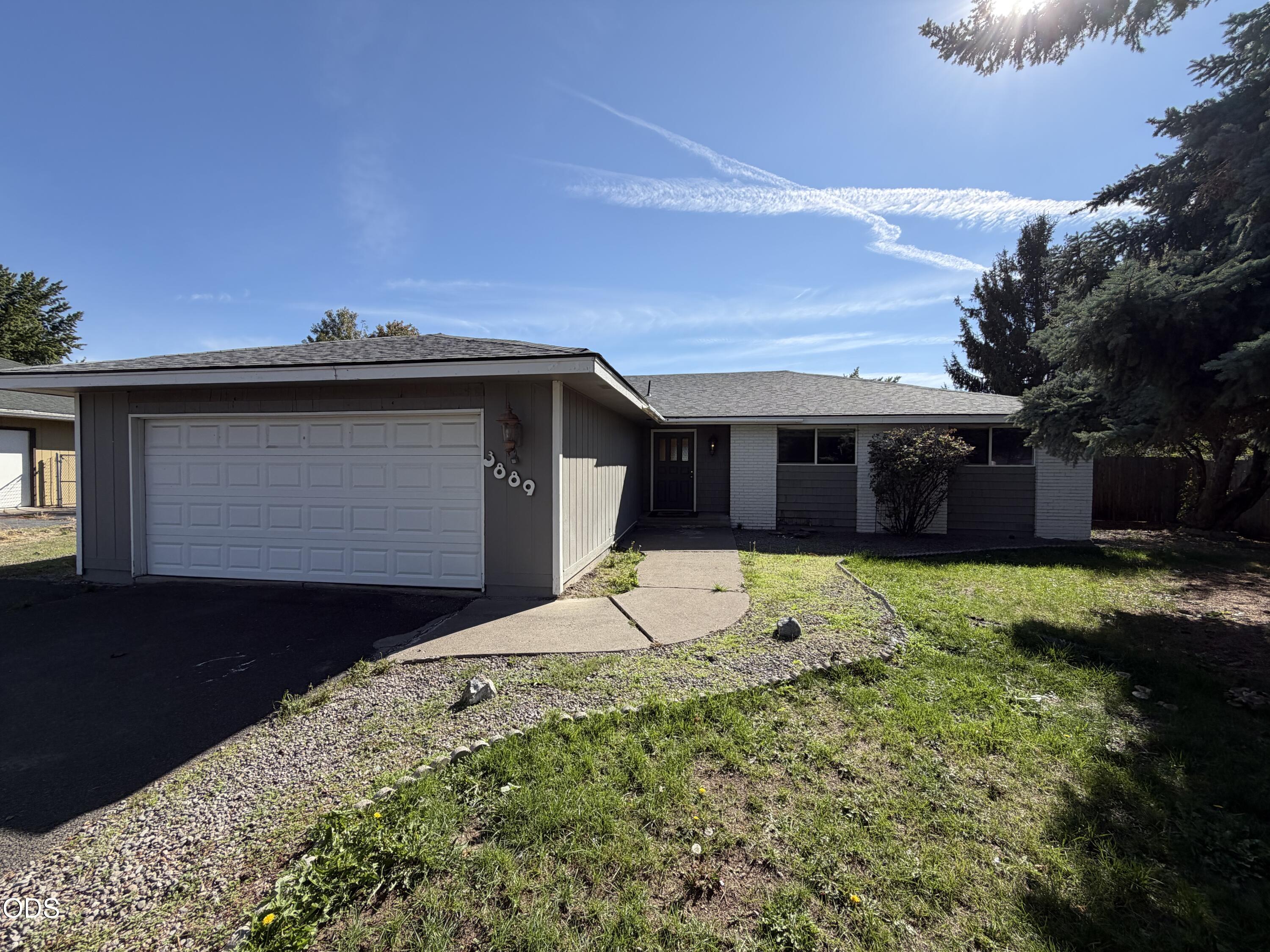 3889 Rio Vista Way — photo