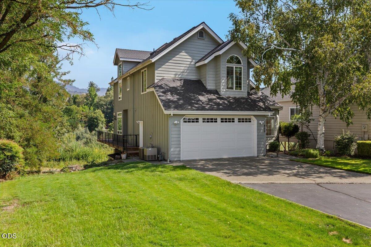 900 SE Mystic Drive — photo