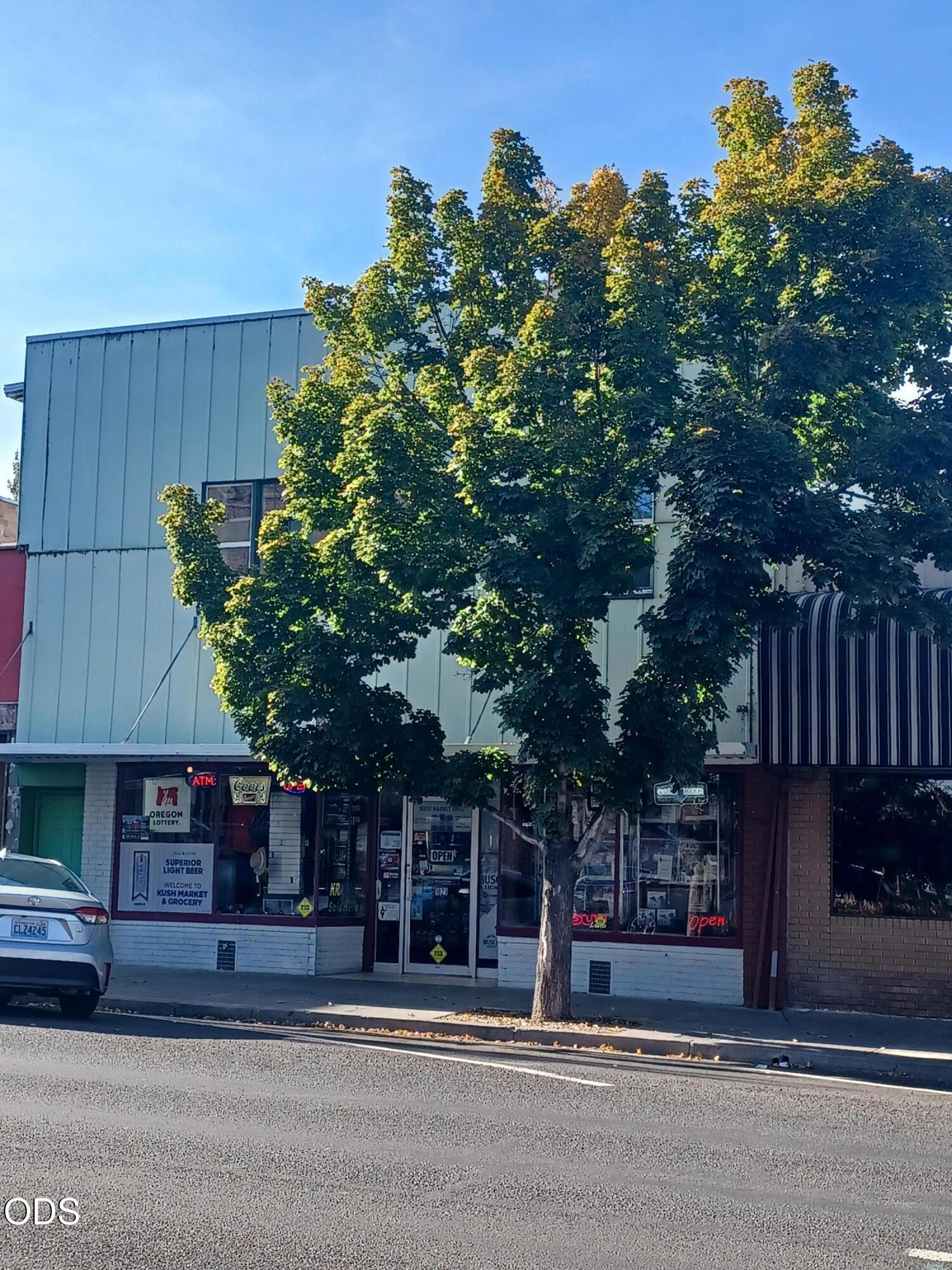 1023 Main — photo