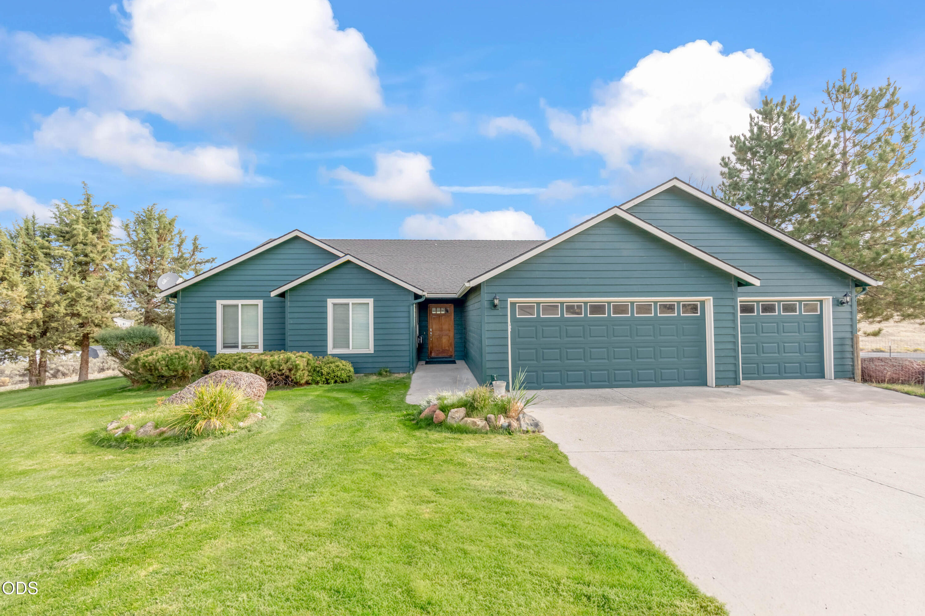 324 SE Barber Road — photo