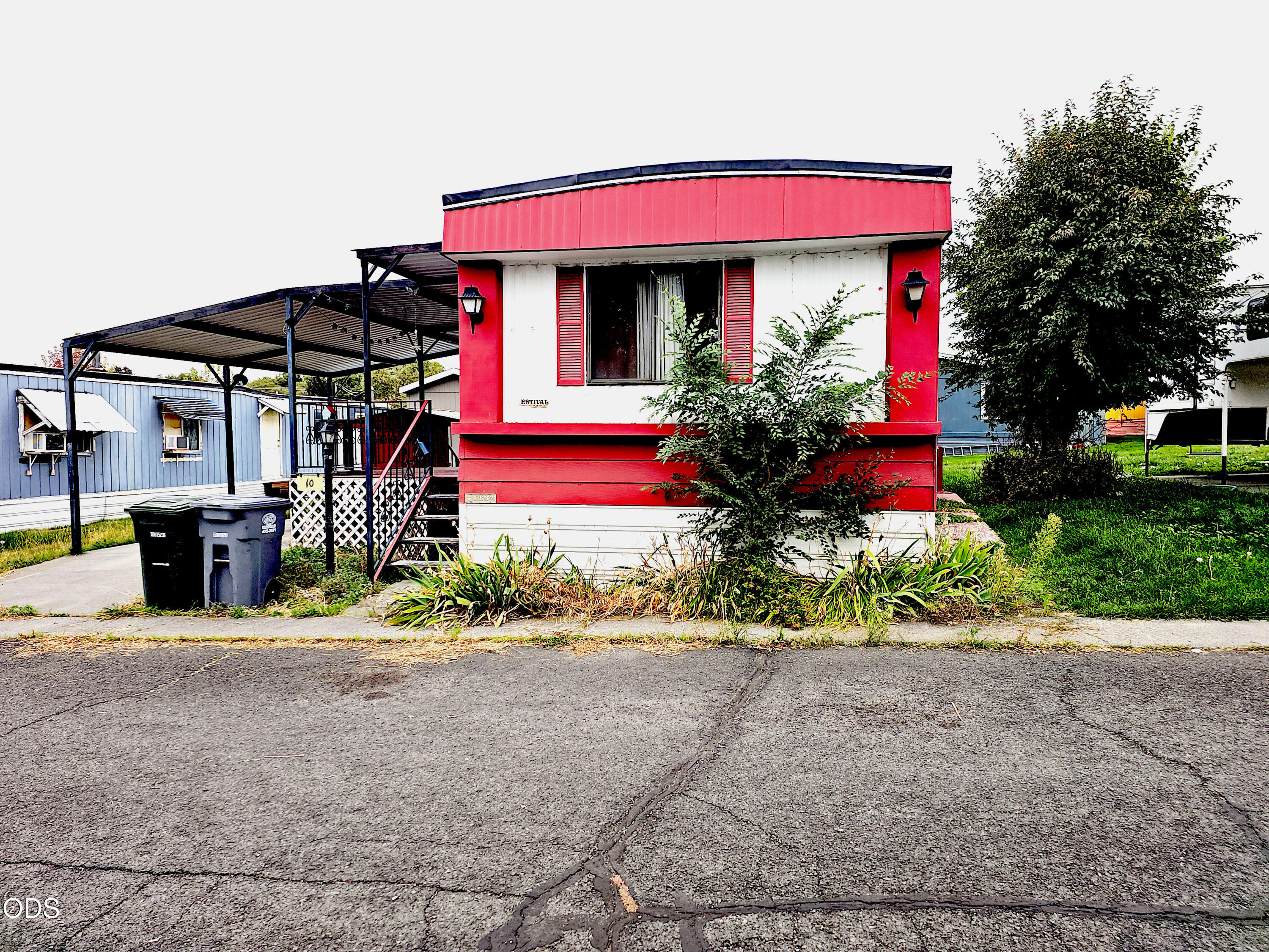 200 SW D Street, 10 — photo