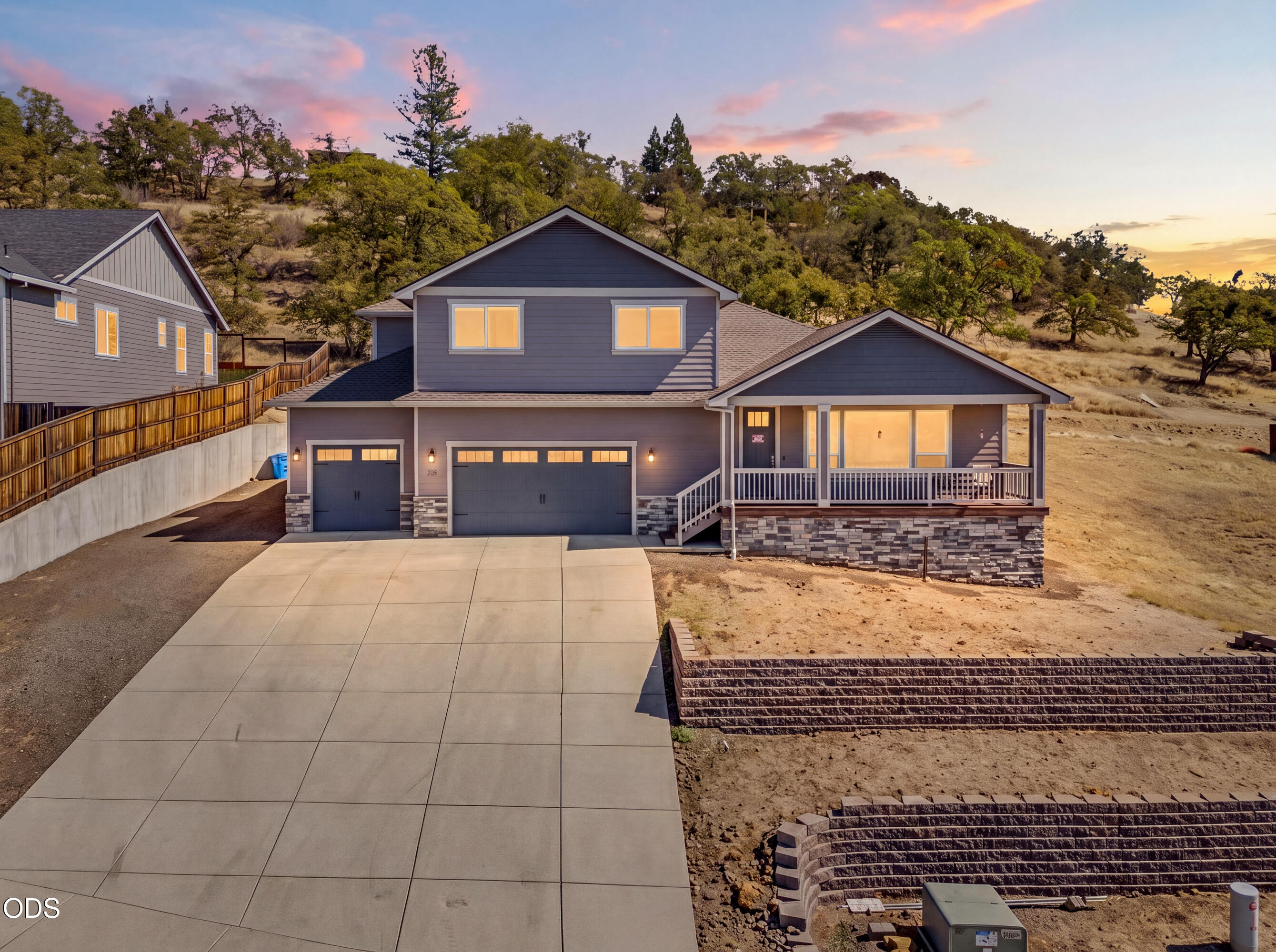 332 Avalon Terrace — photo