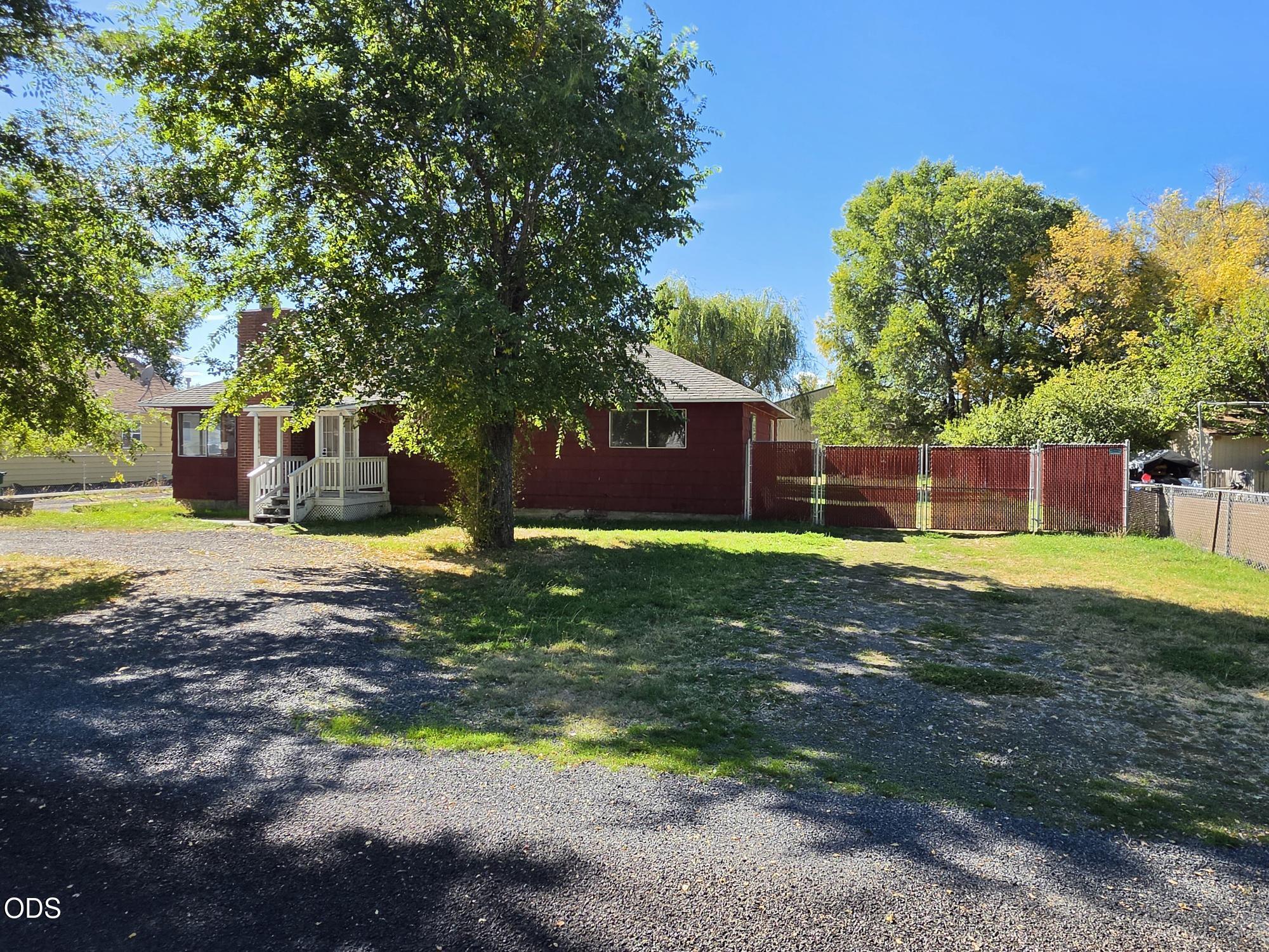2746 Bisbee Street — photo
